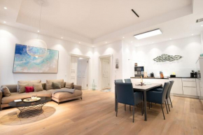 FIRST Bel Etage, Sellin